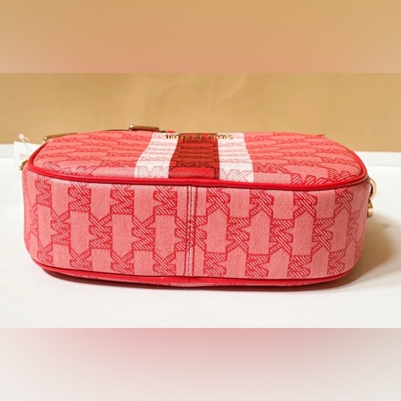 SOLD! MICHAEL KORS JET SET TRAVEL MD OVAL CAMERA CROSSBODY BAG MK DARK SANGRIA - Picture 6 of 14